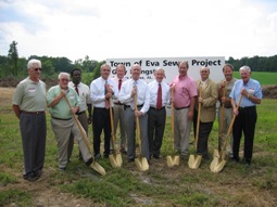 Senator Sessions breaks ground with Congressman Aderholt, Mayor Livingston and others at the Wastewater Treatment Facility Groundbreaking in Eva. (8/15/06)
