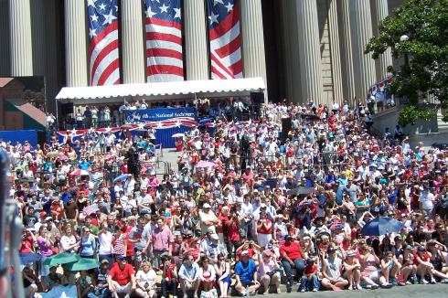 Thousands of Ameicans celebrate Independence Day on the steps of the National Archives