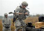 Paratroopers Hone Howitzer Skills