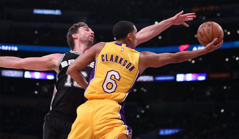 Sans Russell, Lakers Can't Reel In Spurs