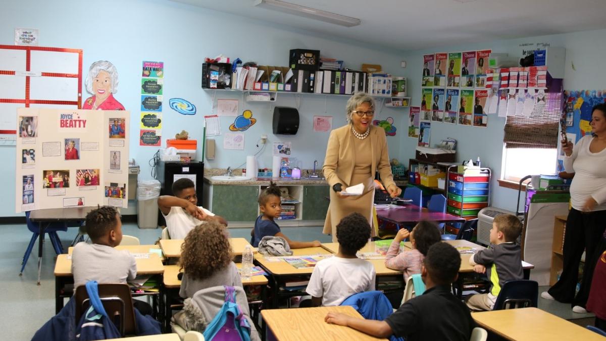 Congresswoman Beatty visits an elementary school class.