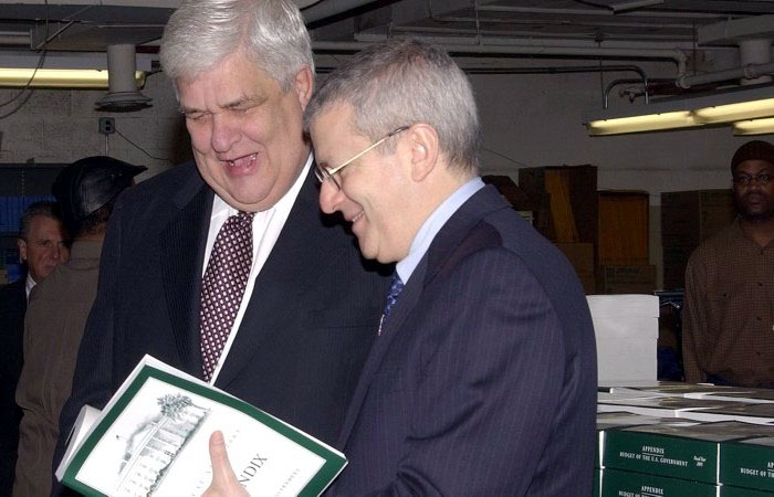 Bruce James and OMB Director Josh Bolten inspecting the 2005 Budget Appendix