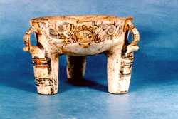 Image of Vallejo Polychrome Tripod Bowl from Nicaragua.