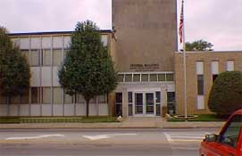 Photo of Courthouse in Benton, IL