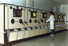 Picture of hot cell used for radioisotope production.
