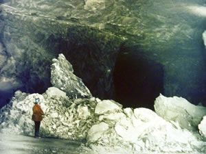 Image of a  large roof fall at underground limestone mine.