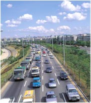 Photo of heavy highway traffic