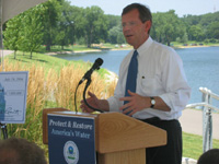 Photo of Administrator Leavitt in Iowa announcing watershed grants