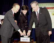 This is a picture of OMB Director Mitch Daniels, Deputy Assistant Secretary for EPA, Linda Fisher and Archivist John Carlin launch the Regulations.gov web site. January 23, 2003.